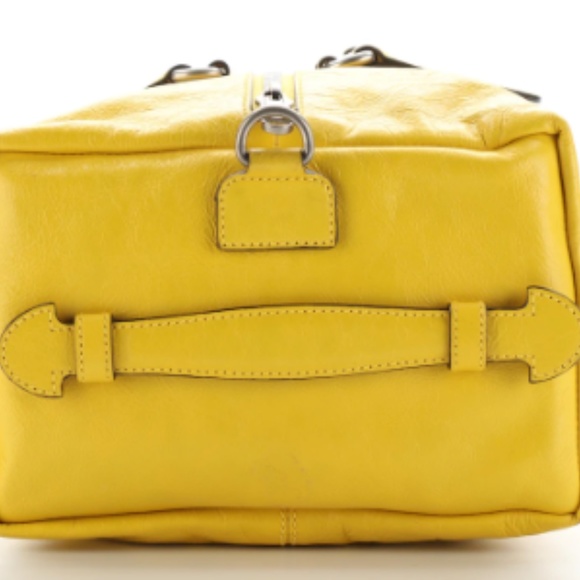 Gucci - Interlocking GG Small Convertible Duffle Bag in Crinkle Yellow Leather - Picture 13 of 16